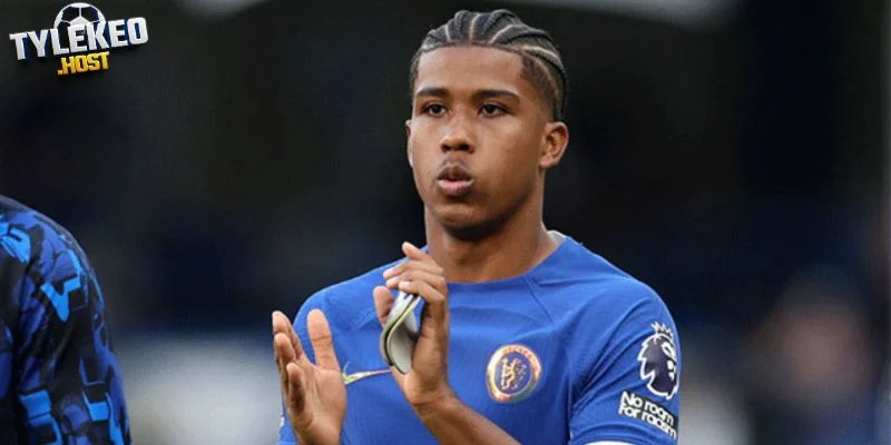 Chelsea cân nhắc tài chính khi rao bán Santos